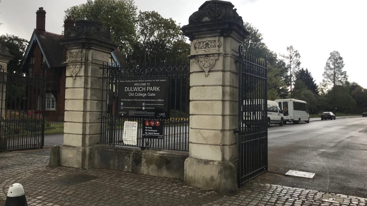 Dulwich Park Old College Gate